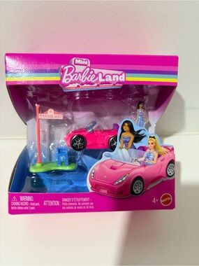 Mattel Mini BarbieLand Bright Pink Convertible Play Set
